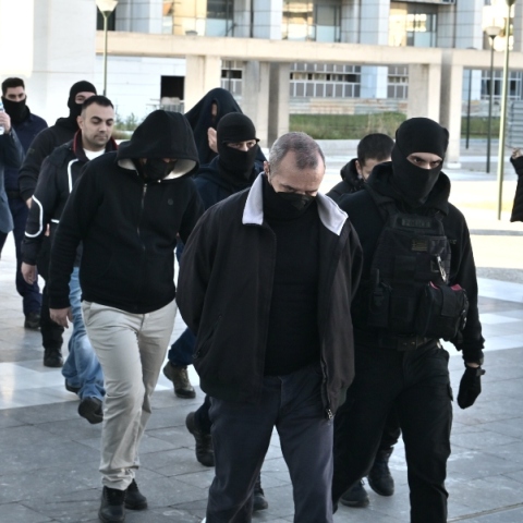 Κολωνός: «Αποτύχαμε σαν χώρα» - Ξέσπασε η αδελφή της 12χρονης 