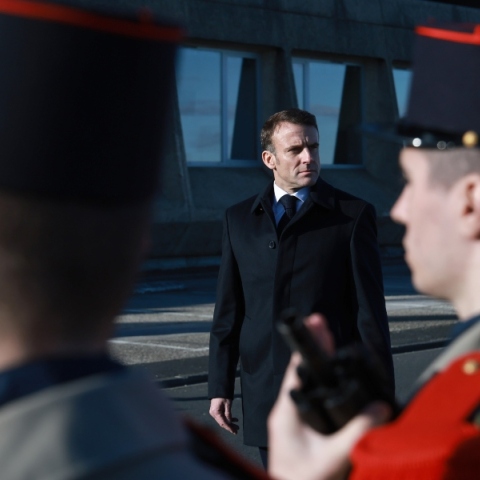 Η Γαλλία διέψευσε την αποστολή 2.000 στρατιωτών στην Ουκρανία