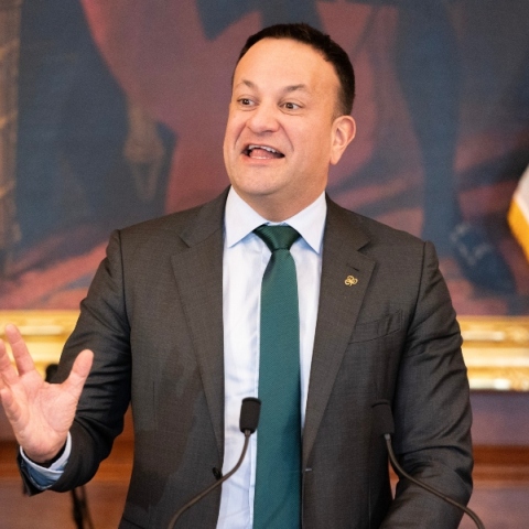 Ιρλανδία: Ο Λίο Βαράντκαρ ανακοίνωσε την παραίτησή του από την ηγεσία του κυβερνώντος κόμματος Fine Gael 