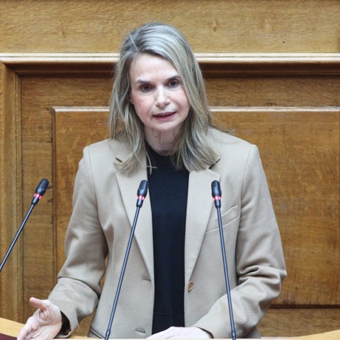 Μιλένα Αποστολάκη: Κυνική επίδειξη περιφρόνησης στους νεκρούς των Τεμπών η απουσία του πρωθυπουργού