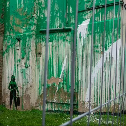 Άγνωστοι έριξαν λευκή μπογιά στο τελευταίο έργο του Banksy στο Λονδίνο