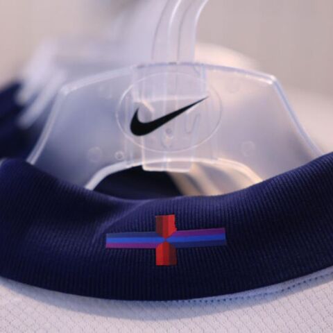 Εξοργισμένοι οι Άγγλοι με την Nike για την αλλαγή στην φανέλα της εθνικής
