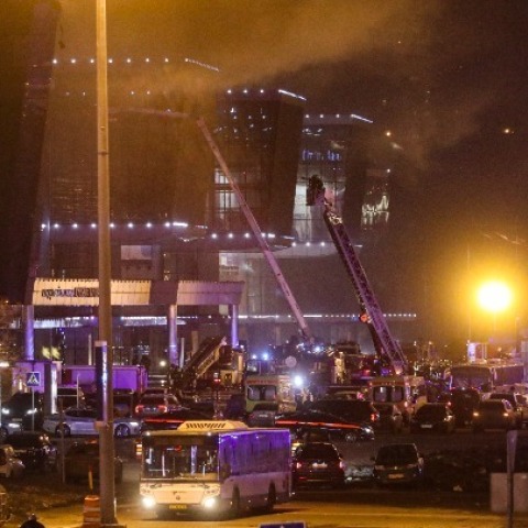 40 νεκροί και 100 τραυματίες από την επίθεση στη Μόσχα