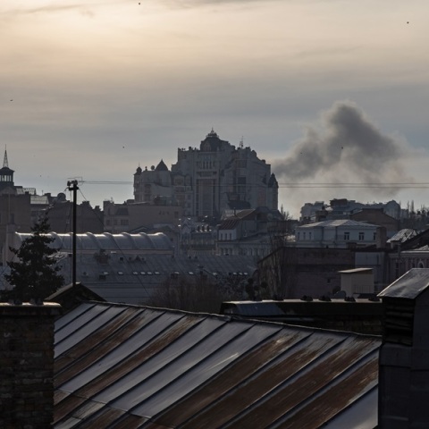 Ουκρανία: Ήχησαν οι σειρήνες πολέμου στο Κίεβο – Τουλάχιστον πέντε εκρήξεις