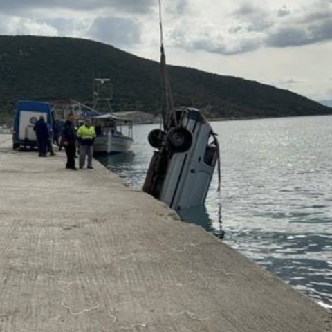 Νεκρός ανασύρθηκε 69χρονος που έπεσε με το αυτοκίνητό του στο λιμάνι της Καβάλας 