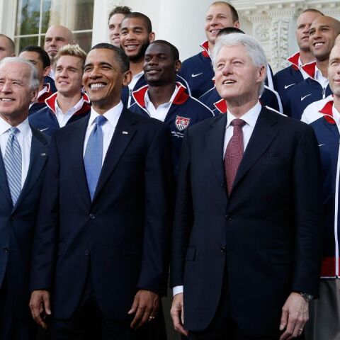 Μπάιντεν: Κοινή εμφάνιση με τους Κλίντον και Ομπάμα