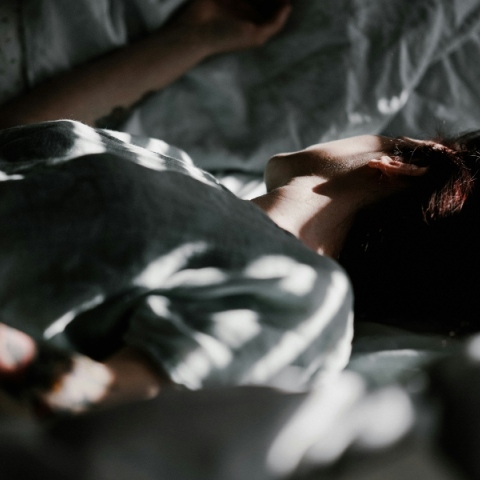 Πώς ο κακός ύπνος μας κάνει να αισθανόμαστε μεγαλύτεροι, σύμφωνα με μελέτη