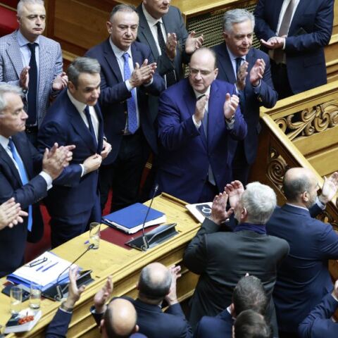 Καταψηφίστηκε η πρόταση μομφής από 159 βουλευτές