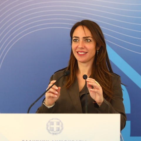 Δόμνα Μιχαηλίδου: Η κυβέρνηση βρίσκεται έμπρακτα δίπλα στον εργαζόμενο