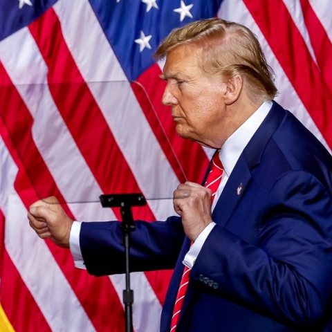 Ο Τραμπ προηγείται του Μπάιντεν σε έξι κρίσιμες Πολιτείες 