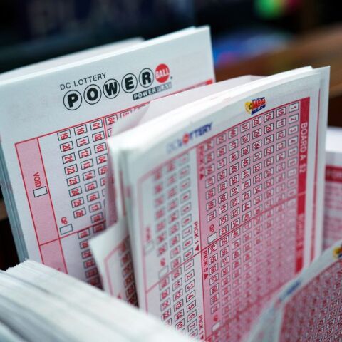 ΗΠΑ: Νικητής στο τζακποτ του Powerball κέρδισε 1,3 δισεκατ. δολάρια