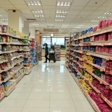 Ο διάδρομος σούπερ μάρκετ. Το υπουργείο Ανάπτυξης βλέπει μείωση τιμών σε ορισμένα προϊόντα