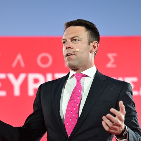 Ο πρόεδρος του ΣΥΡΙΖΑ, Στέφανος Κασσελάκης στην παρουσίαση των υποψηφίων για τις προκριματικές εκλογές ενόψει Ευρωεκλογών 