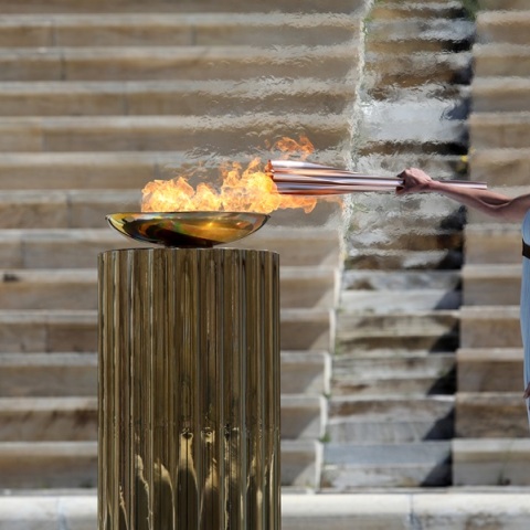 Από 12 τοποθεσίες με ιδιαίτερη σημασία για τις ελληνογαλλικές σχέσεις θα περάσει η Ολυμπιακή φλόγα
