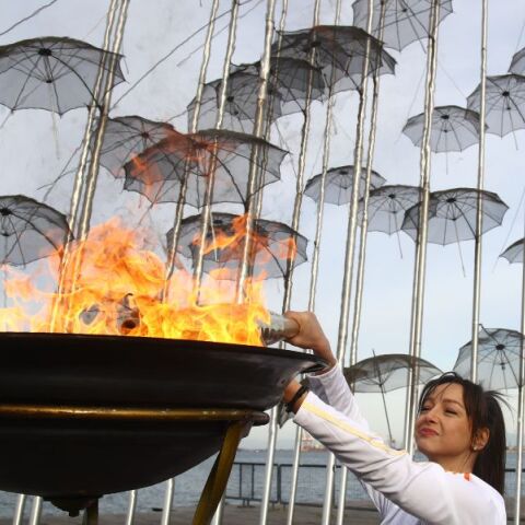 Η Ολυμπιακή Φλόγα «ξύπνησε» στη Θεσσαλονίκη και συνεχίζει το ταξίδι της 