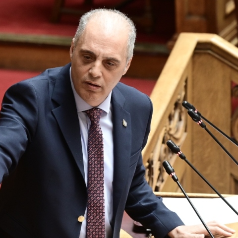 Ο Κυριάκος Βελόπουλος μιλάει στη Βουλή 