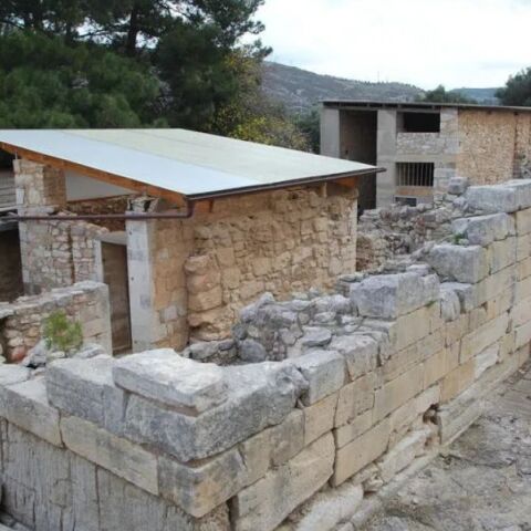 Φωτογραφία από τις εργασίες στον αρχαιολογικό χώρο 