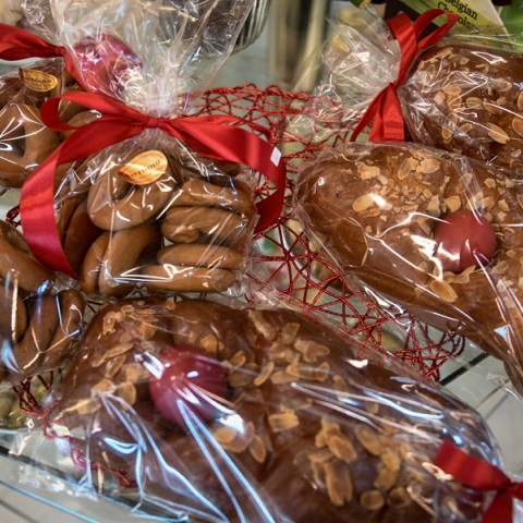 Ίδιες ή και χαμηλότερες τιμές στο φετινό «Καλάθι του Πάσχα» - Πού έμειναν αμετάβλητες 