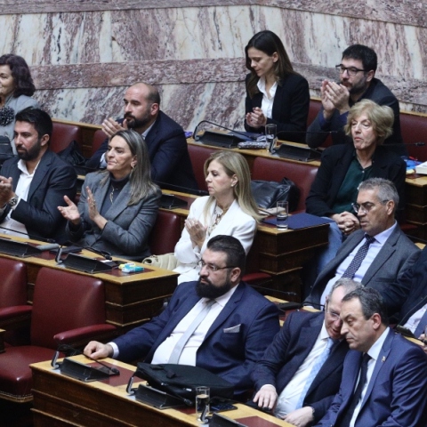 Βουλευτές στα έδρανα της Βουλής