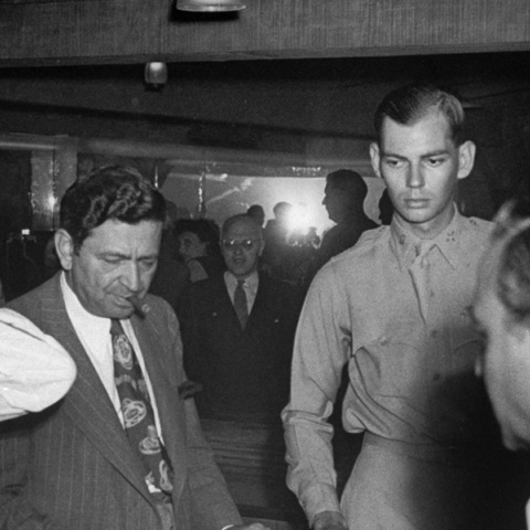 Ο Νικόλαος Δάνδολος ή αλλιώς ο Nick the Greek με το πούρο στο στόμα σε καζίνο