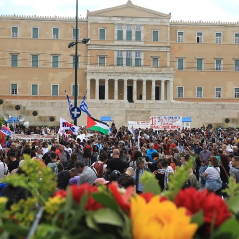 Σε εξέλιξη οι απεργιακές συγκεντρώσεις στο κέντρο της Αθήνας για την Εργατική Πρωτομαγιά 