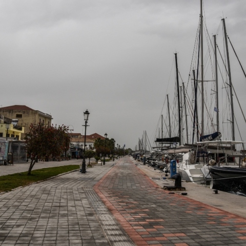 δρομος, βαρκες, σπιτια