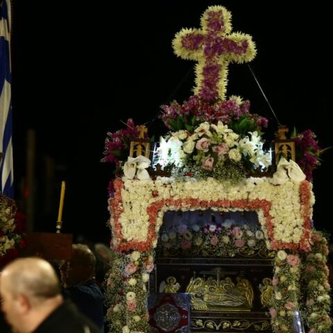 Πέντε Επιτάφιοι συναντήθηκαν για πρώτη φορά στην πλατεία Αριστοτέλους στη Θεσσαλονίκη