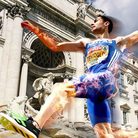 Ο Μίλτος Τεντόγλου «πετάει» και πάνω από τη Fontana di Trevi στη Ρώμη