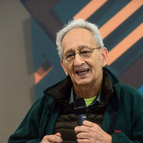 Πέθανε σε ηλικία 87 ετών ο διάσημος ζωγράφος Frank Stella