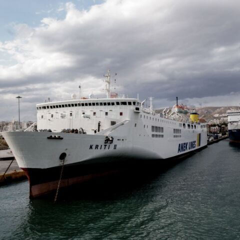 Aπαγόρευση απόπλου του πλοίου «Κρήτη ΙΙ» από το λιμάνι του Πειραιά, λόγω βλάβης στην ηλεκτρομηχανή