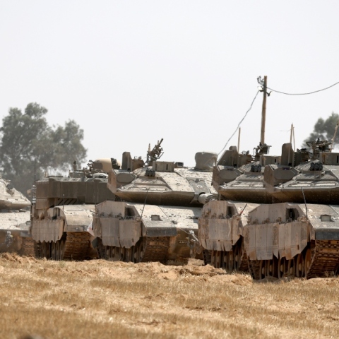 5 τανκ, σημαια