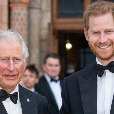 Ο πρίγκιπας Χάρι με τον βασιλιά Κάρολο