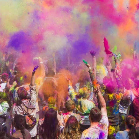 κόσμος χορευει, χρωματα