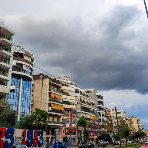 ουρανός, σύννεφα, πολυκατοικίες