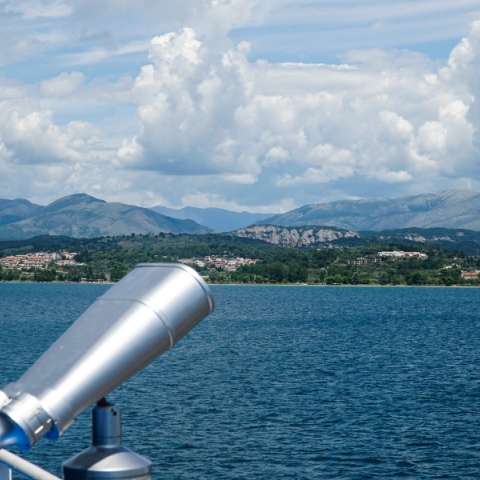 θαλασσα, βουνα, ουρανος, συννεφα, κυαλια, καραβι