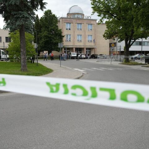 Ρόμπερτ Φίτσο: Ο λογοτέχνης Γιουράι Τσιντούλα δράστης των πυροβολισμών