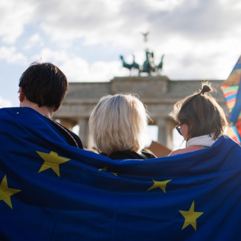 σημαια, κτηρια, κοσμος