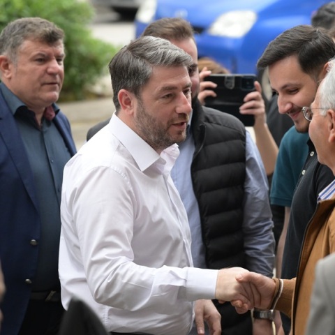 Ο πρόεδρος του ΠΑΣΟΚ, Νίκος Ανδρουλάκης στην Κόρινθο 