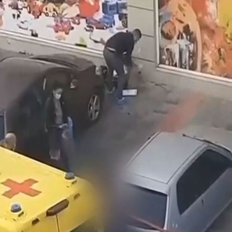 Βίντεο-ντοκουμέντο λίγες στιγμές μετά τη γυναικοκτονία της 40χρονης στο Μενίδι