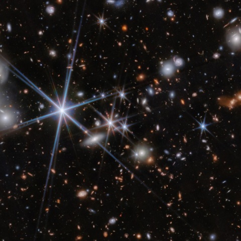 Την πιο μακρινή συγχώνευση μαύρων τρυπών ανίχνευσε το James Webb