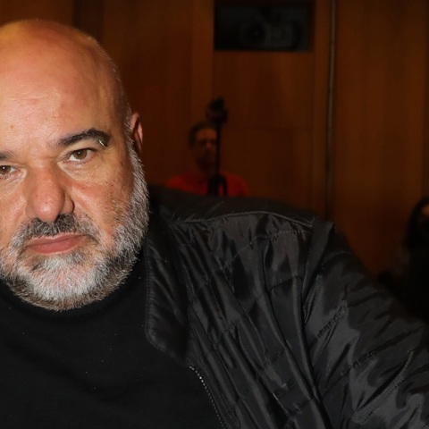 Την απαλλαγή λόγω αμφιβολιών του σκηνοθέτη Κώστα Κωστόπουλου για βιασμό, προτείνει ο εισαγγελέας