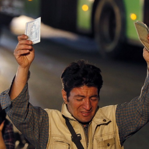 Προσεύχονται για τον Εμπραχίμ Ραϊσί στο Ιράν