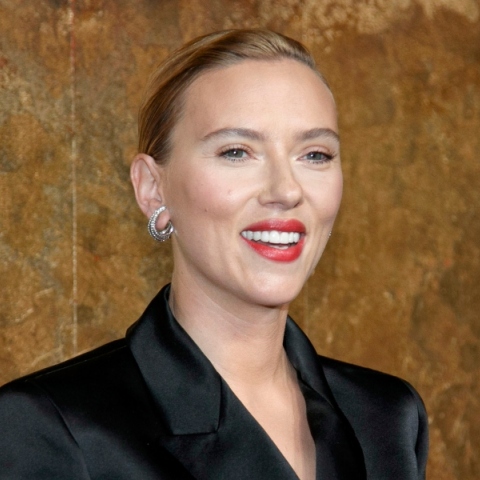 H Scarlett Johansson