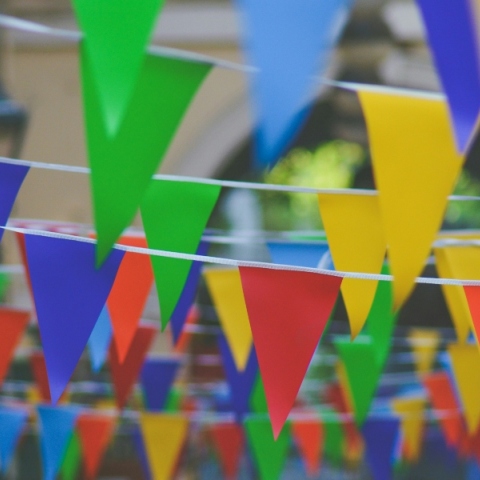 τριγωνικες σημαιες