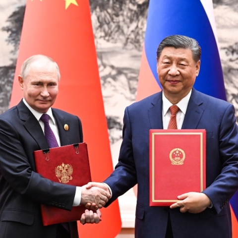 O Σι Τζινπίνγκ με τον Πούτιν