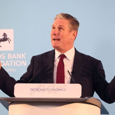 Κιρ Στάρμερ: Από το κατώφλι της παραίτησης σε αυτό της Ντάουνινγκ Στριτ