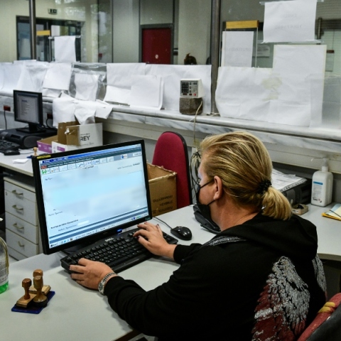 γραφεια, υπαλληλοι, υπολογιστες