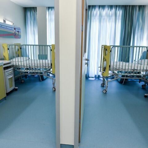 Με σοβαρά εγκαύματα στο “Αγλαΐα Κυριακού” δίχρονο κοριτσάκι που υπέστη εγκαύματα από ανάφλεξη μπιτονιού βενζίνης