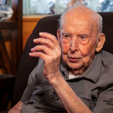 Νορμανδία: Υπεραιωνόβιος Αμερικανός βετεράνος στους εορτασμούς