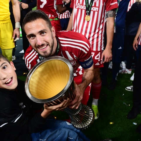 Ο μικρός Γιαννάκης γιόρτασε με τον Ολυμπιακός 